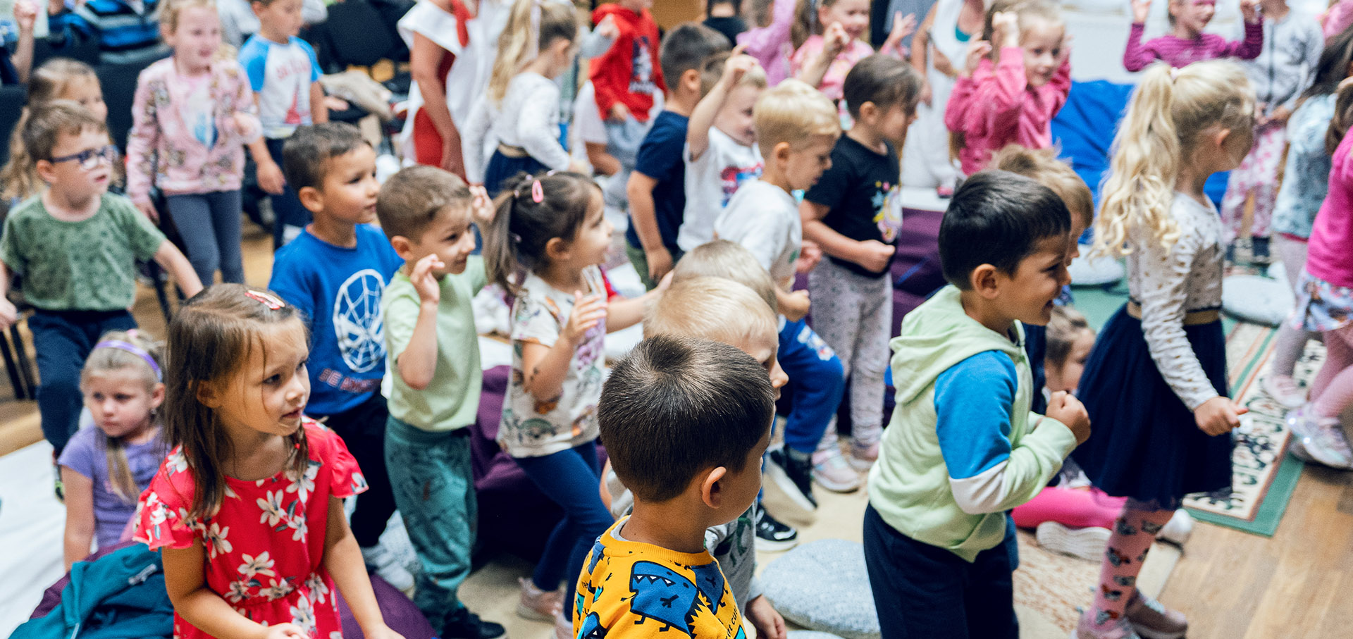 Olvasosarok nyar 24 2-08